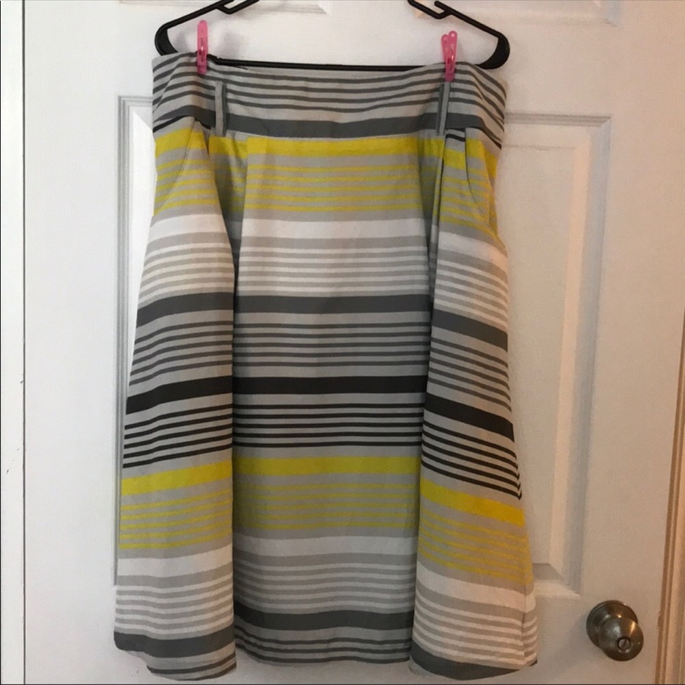 Old Navy Skirt XL with pockets